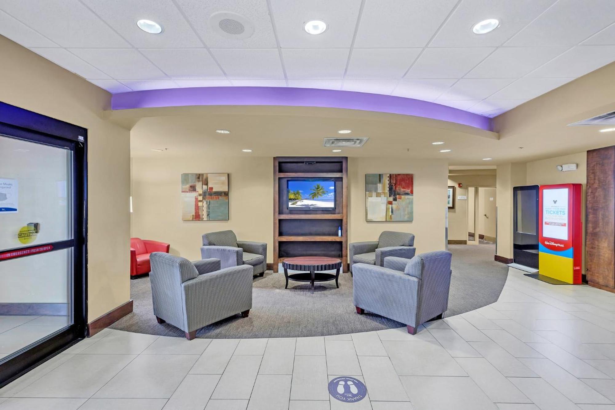 Modern With Arcade Near And Bbq Grill - Orlando