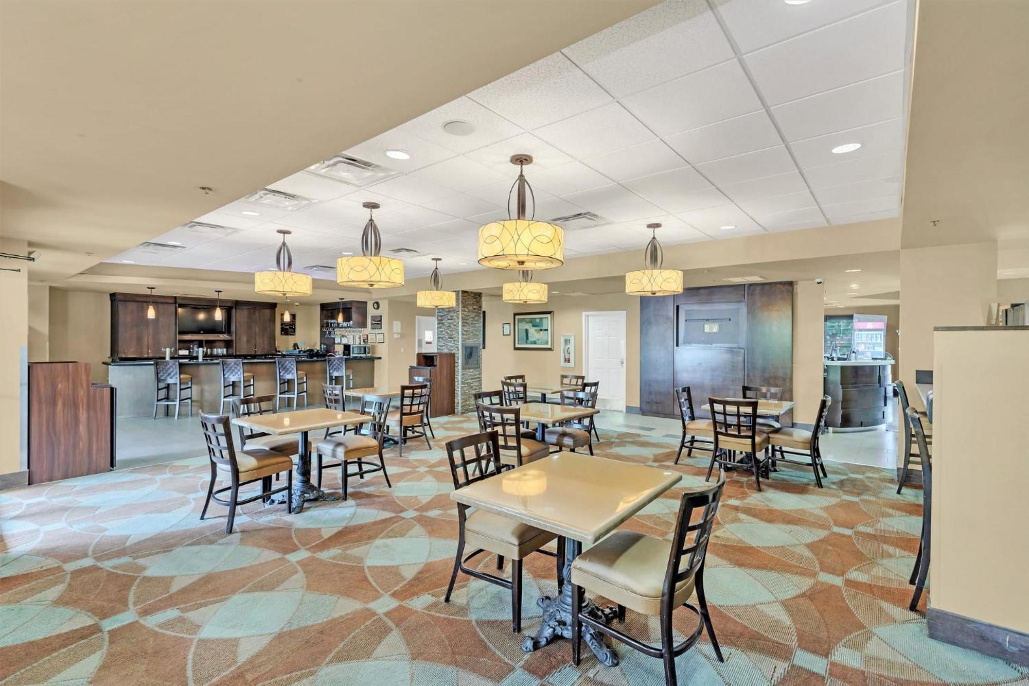 Modern With Arcade Near And Bbq Grill - Apartment *