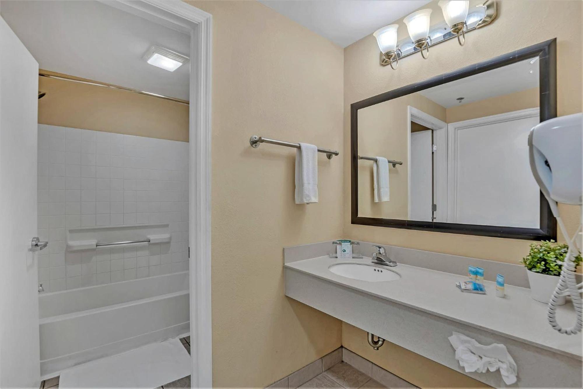Modern With Arcade Near And Bbq Grill - *